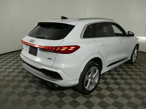 Certified 2025 Audi Q5 Premium Plus w/ Premium Plus AWD/4WD image 3