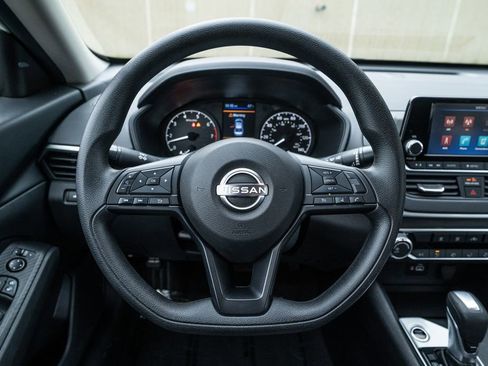 Used 2024 Nissan Altima 2.5 S image 10