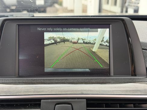 Used 2018 BMW 330i Sedan RWD image 9