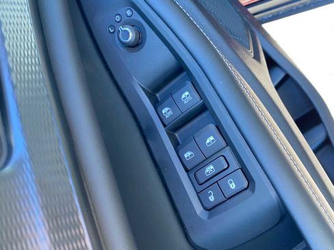 Used 2025 Jeep Grand Cherokee Laredo X w/ Luxury Tech Group I image 20