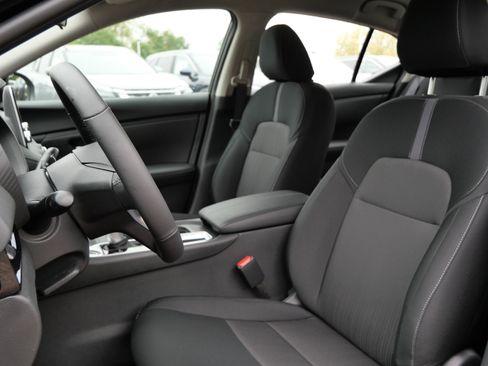 New 2025 Nissan Sentra SV w/ All-Weather Package image 5