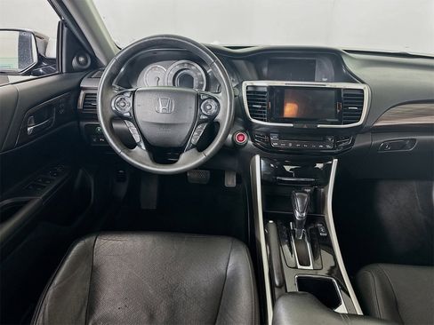 Used 2016 Honda Accord Touring image 19