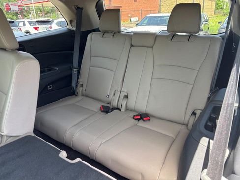 Used 2020 Honda Pilot Touring image 11