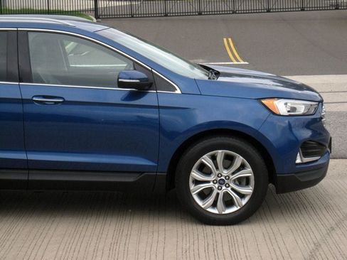 Used 2020 Ford Edge Titanium AWD/4WD image 10