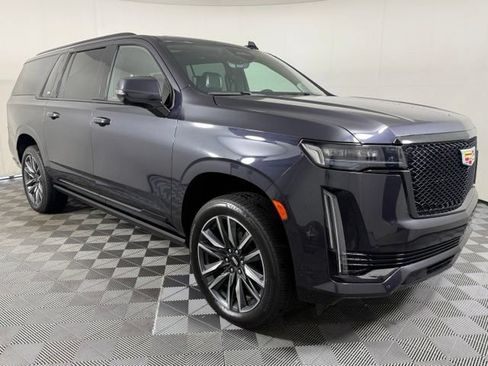 Used 2022 Cadillac Escalade ESV Sport Platinum AWD/4WD image 10