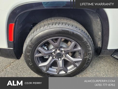 New 2026 Jeep Grand Wagoneer Limited AWD/4WD image 15