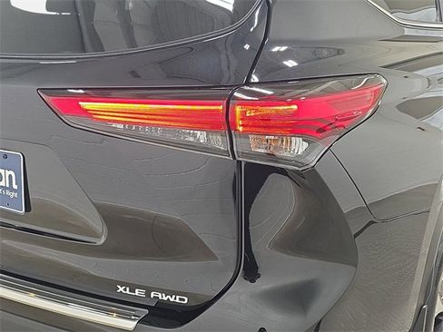 Used 2023 Toyota Highlander XLE image 34