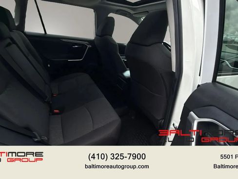 Used 2022 Toyota RAV4 XLE w/ Convenience Package FWD image 22