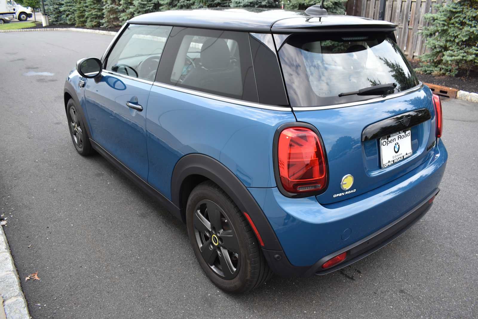Used 2024 MINI Cooper SE FWD image 7