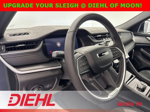 New 2025 Jeep Grand Cherokee Altitude w/ Trailer Tow Package image 21