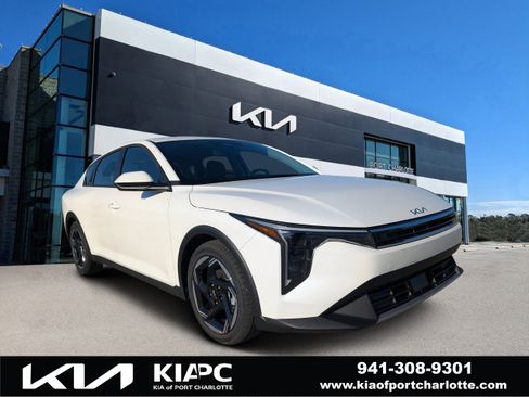 New 2025 Kia K4 GT-Line Turbo FWD image 1