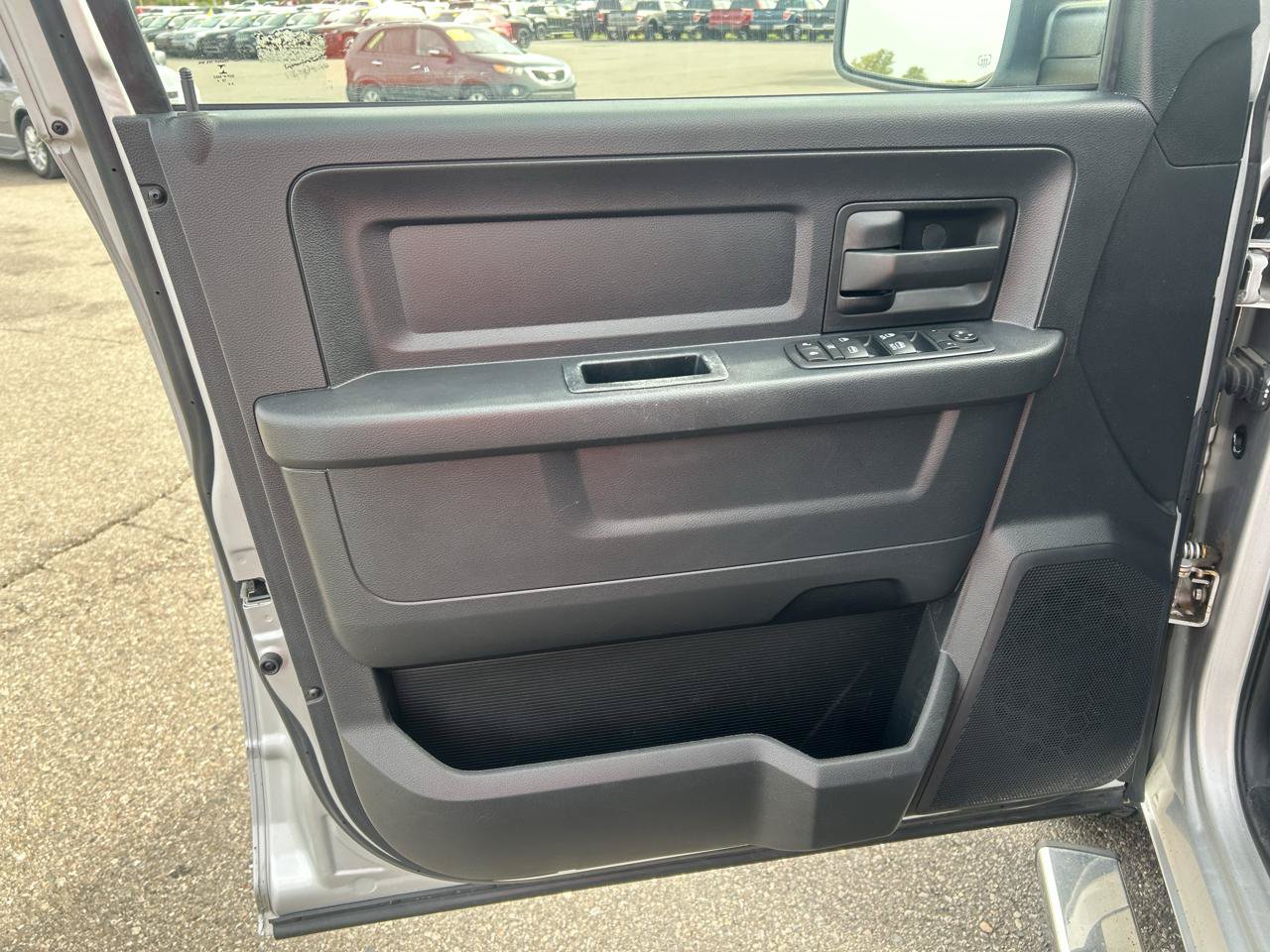 Used 2016 RAM 1500 ST w/ SXT Appearance Group AWD/4WD image 14