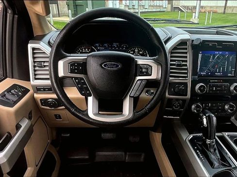 Used 2016 Ford F150 Lariat w/ Equipment Group 502A Luxury image 8