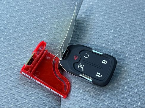 Used 2023 GMC Terrain SLE w/ Driver Convenience Package image 33