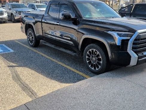 Used 2022 Toyota Tundra Limited w/ Power Package AWD/4WD image 1