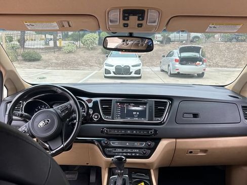 Used 2016 Kia Sedona SX FWD image 5