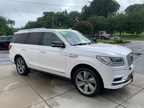 Used 2018 Lincoln Navigator Reserve w/ Technology Package AWD/4WD image 8