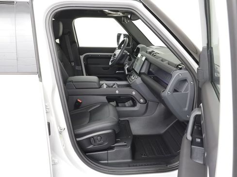 Certified 2026 Land Rover Defender 110 X-Dynamic SE AWD/4WD image 20