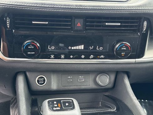 Certified 2022 Nissan Rogue SV FWD image 24