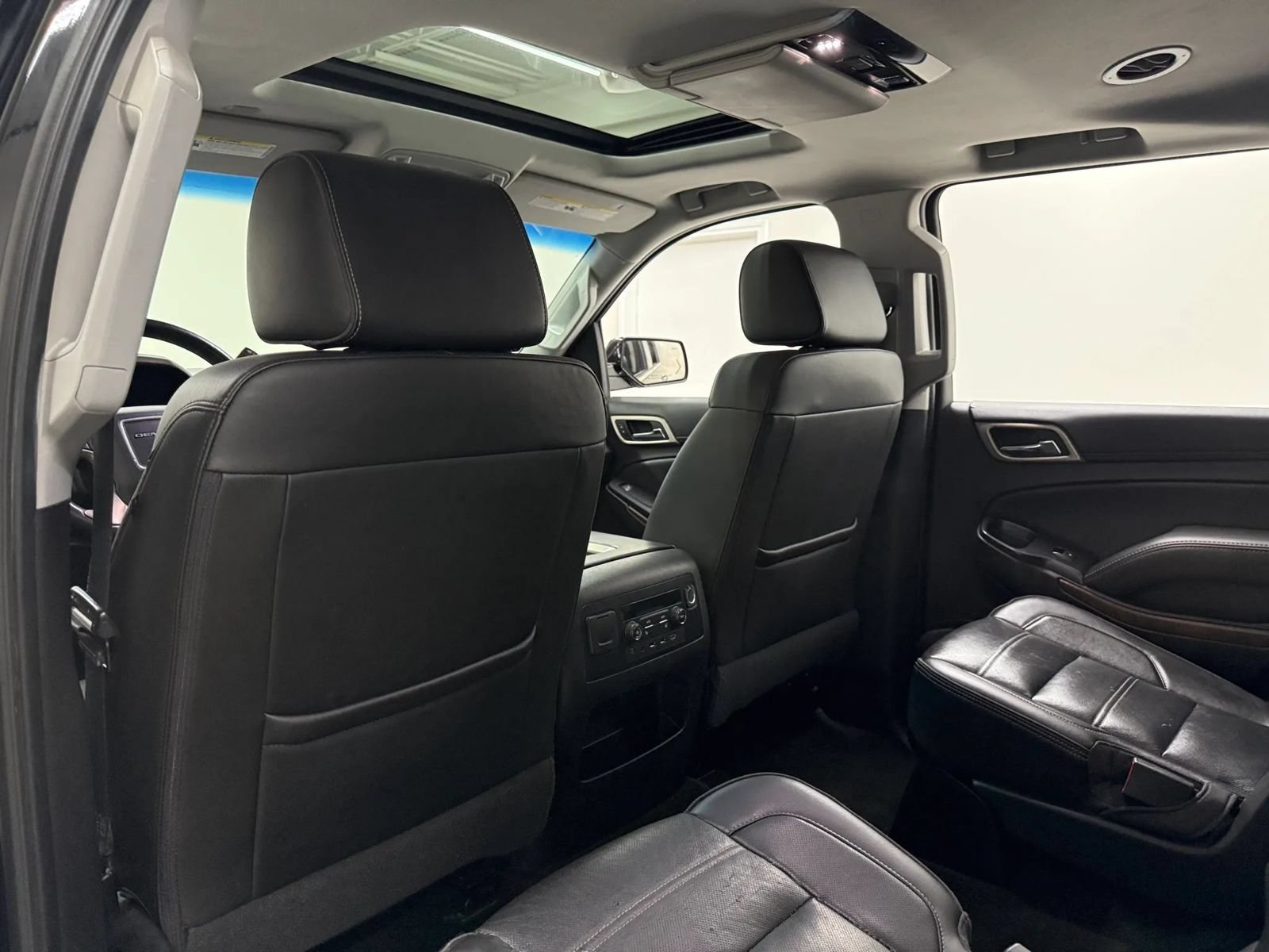 Used 2018 GMC Yukon Denali w/ Open Road Package RWD image 16