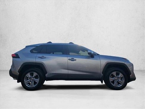Used 2025 Toyota RAV4 XLE AWD/4WD image 4
