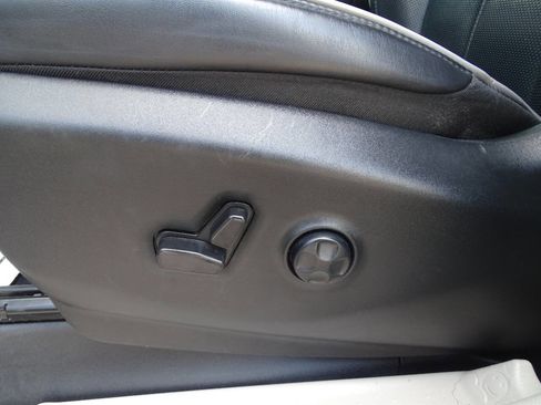 Used 2023 Chrysler Pacifica Limited image 15