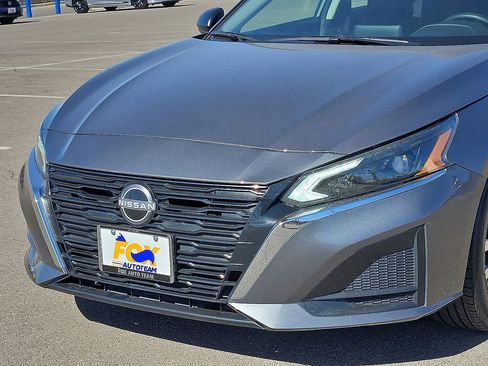 Used 2025 Nissan Altima 2.5 SV FWD image 7