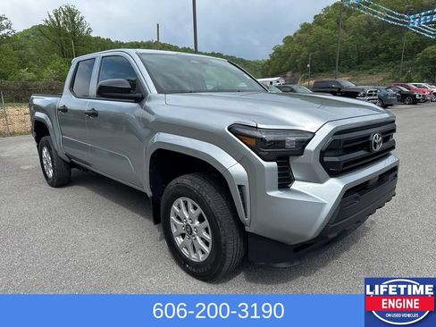 Used 2024 Toyota Tacoma SR AWD/4WD image 4