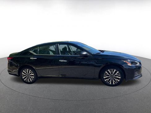 Used 2025 Nissan Altima 2.5 SV image 15