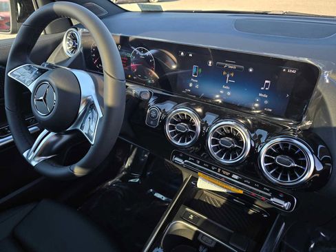 New 2026 Mercedes-Benz GLA 250 4MATIC image 10