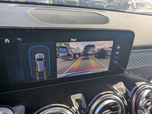 Certified 2024 Mercedes-Benz GLB 250 4MATIC image 9