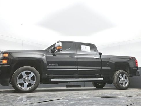 Used 2019 Chevrolet Silverado 2500 LTZ w/ Duramax Plus Package image 43