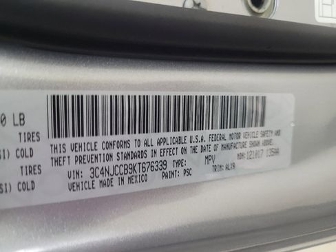 Used 2019 Jeep Compass Limited FWD image 33
