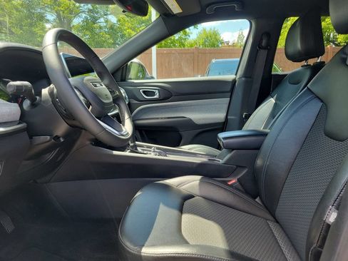 Used 2024 Jeep Compass Latitude AWD/4WD image 19
