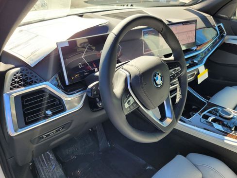 New 2026 BMW X5 xDrive50e w/ Premium Package AWD/4WD image 8