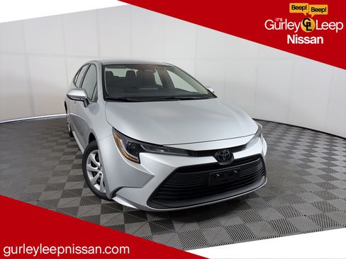 Used 2024 Toyota Corolla LE FWD image 1