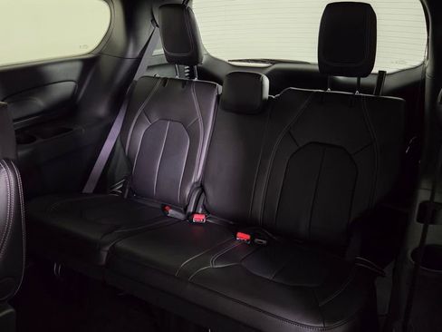 New 2026 Chrysler Pacifica Select image 32