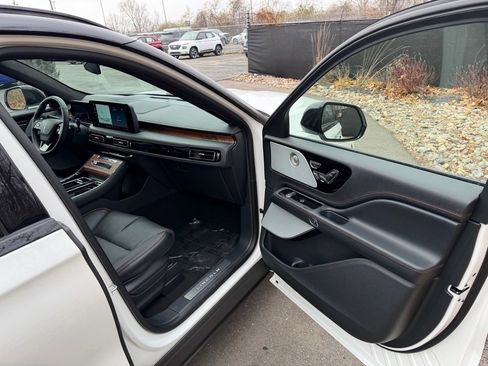 New 2026 Lincoln Aviator Black Label w/ Black Label Special Edition image 11