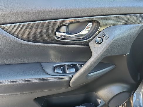 Used 2016 Nissan Rogue SL w/ SL Premium Package image 12