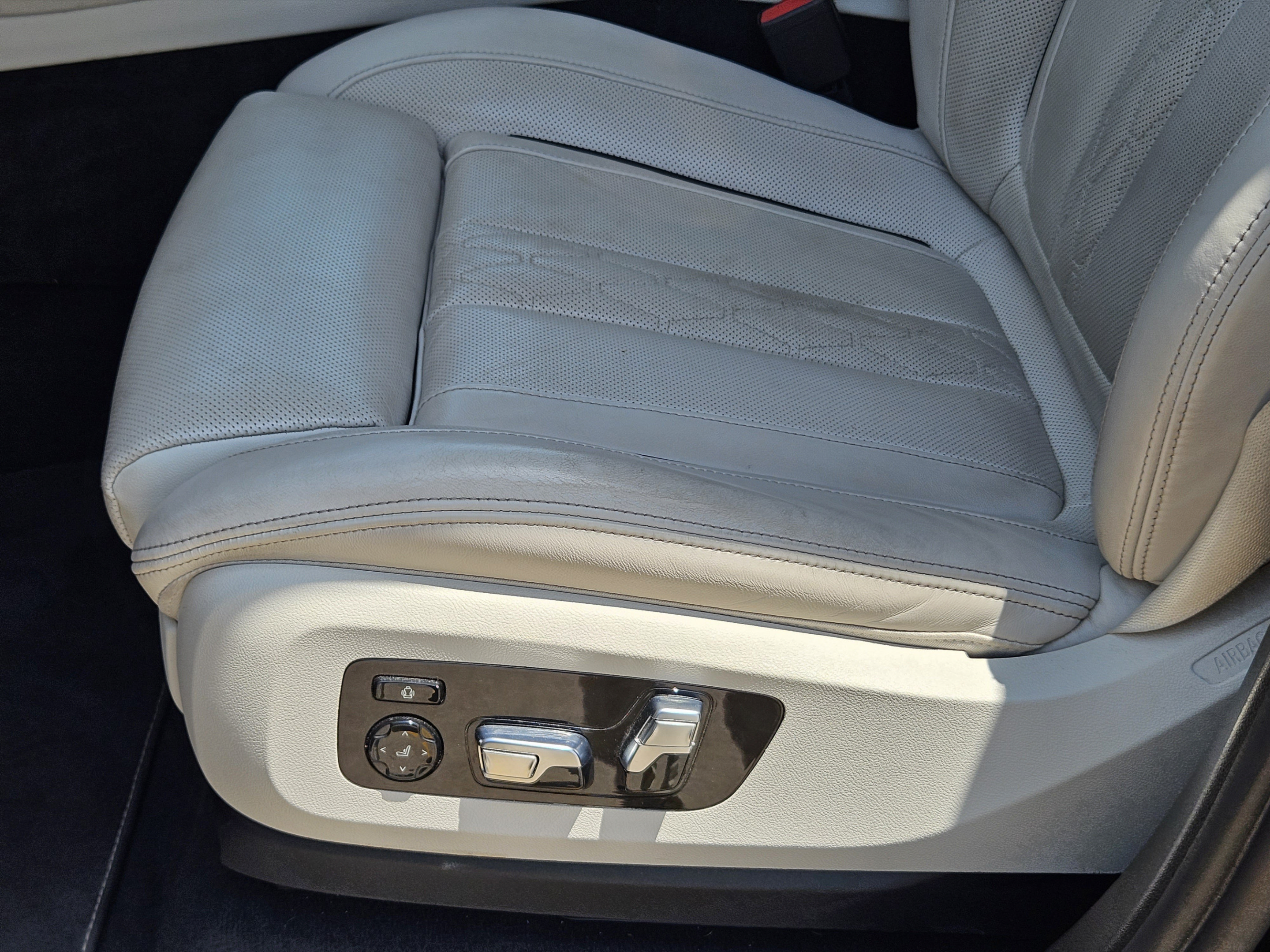 Used 2022 BMW X7 M50i AWD/4WD image 15