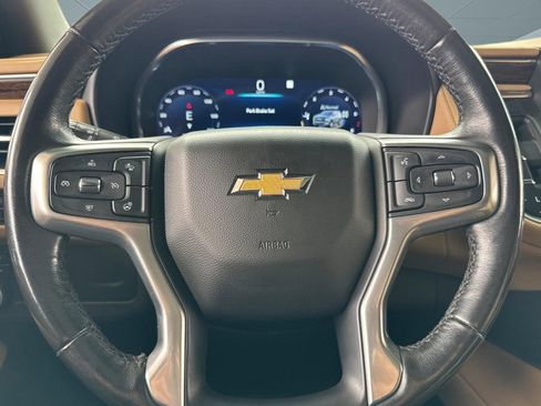 Used 2023 Chevrolet Suburban Premier AWD/4WD image 17