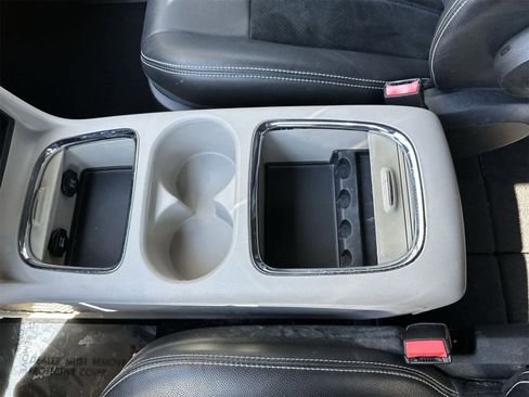 Used 2017 Dodge Grand Caravan SXT image 21