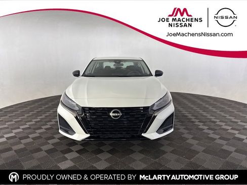 Certified 2024 Nissan Altima 2.5 SV image 2