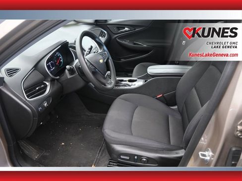 Used 2025 Chevrolet Malibu LT image 12