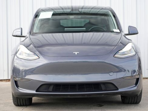 Used 2021 Tesla Model Y Long Range image 7