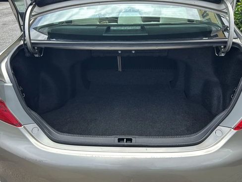 Used 2013 Toyota Camry LE FWD image 17
