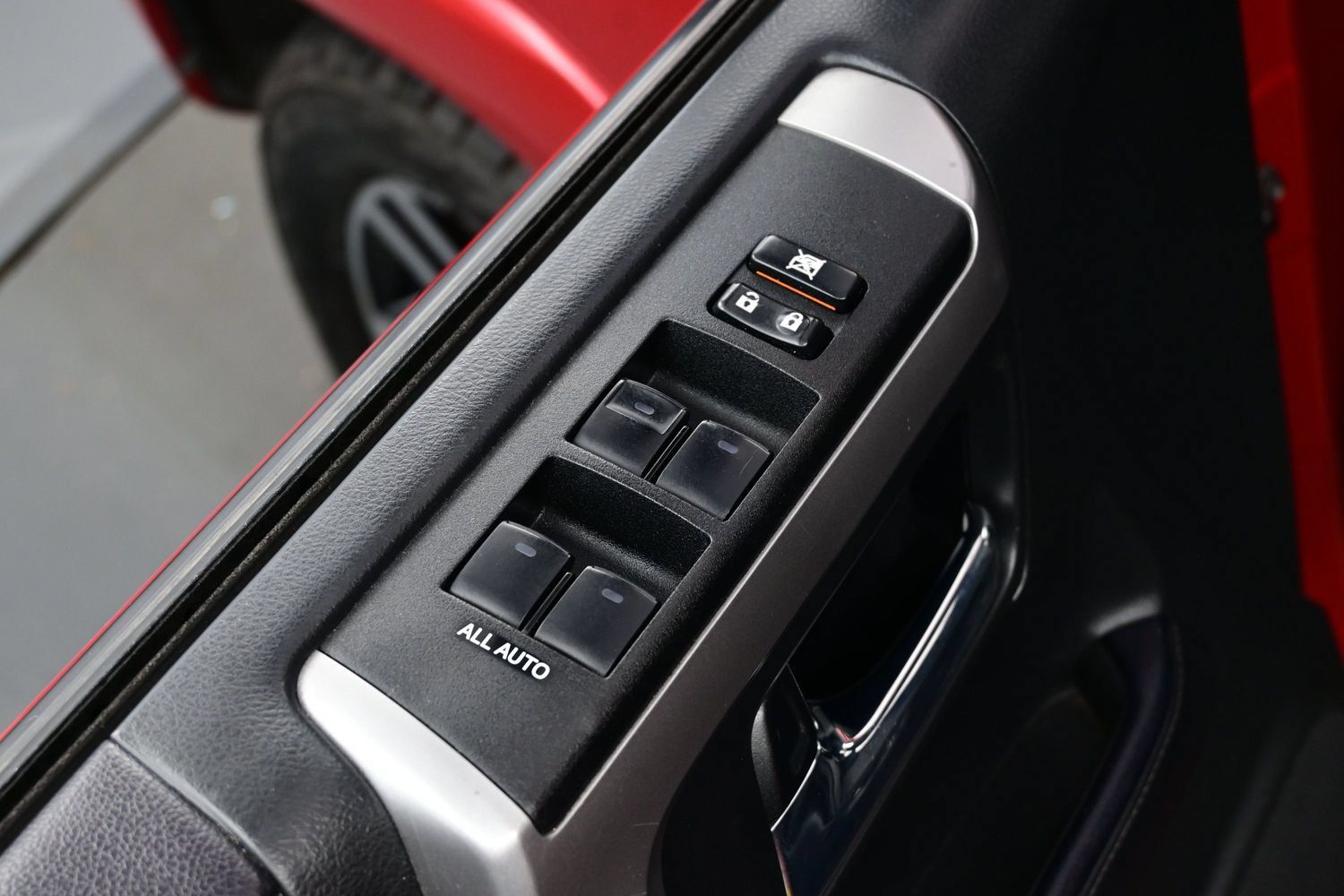 Used 2022 Toyota 4Runner SR5 AWD/4WD image 10