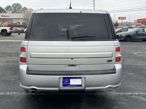Used 2019 Ford Flex SE image 4