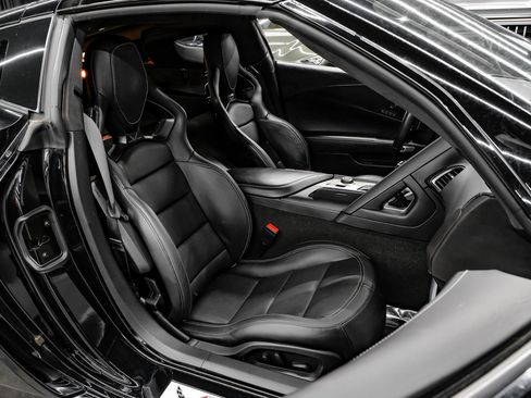 Used 2016 Chevrolet Corvette Z06 w/ 3LZ Preferred Equipment Group image 42