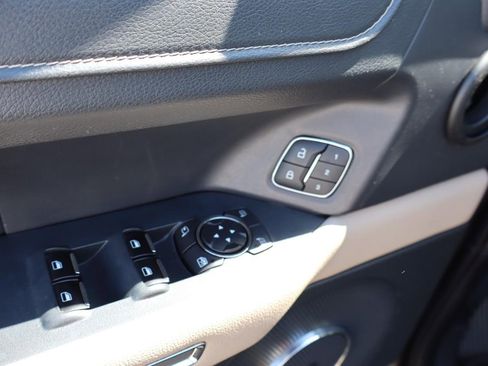 Used 2022 Ford Expedition Limited image 10